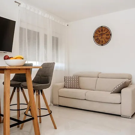 M&a Apartment *